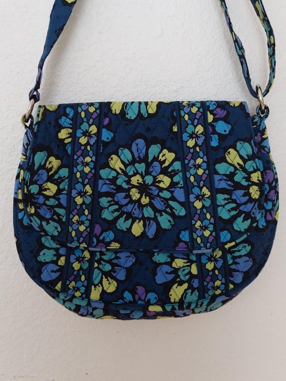 VERA BRADLEY MESSENGER TOTE INDIGO POP RETIRED GOOD CONDITION